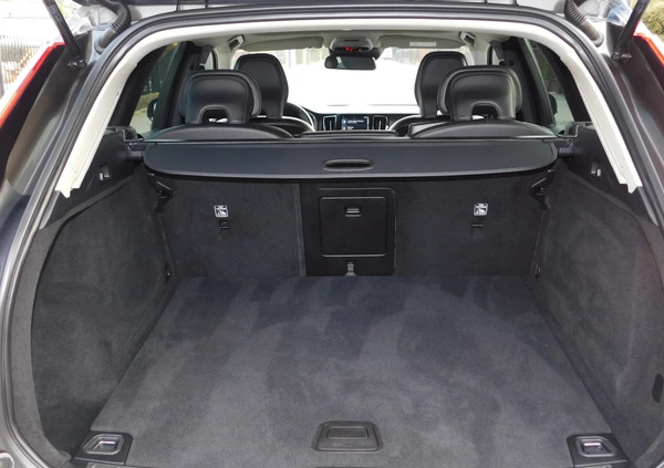 Volvo XC 60 cena 102222 przebieg: 194000, rok produkcji 2018 z Węgorzyno małe 436
